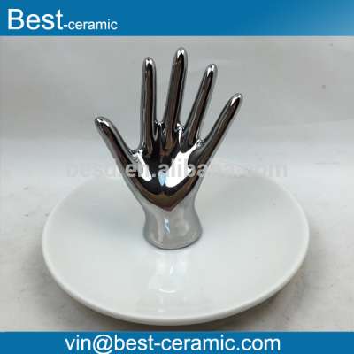 Wholesale home decoration silver galzed hand shaped ceramic ring holder