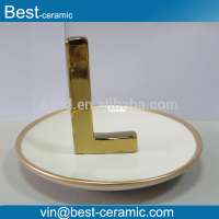 Promotion gift customized gold letter design ceramic ring dish